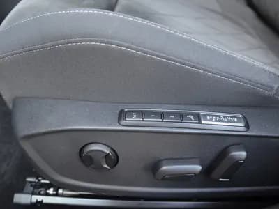 Volkswagen Golf thumbnail 3