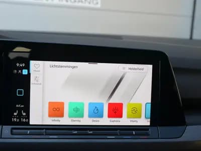 Volkswagen Golf thumbnail 24