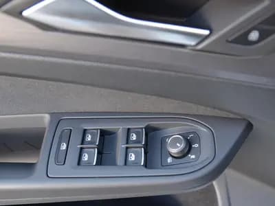 Volkswagen Golf thumbnail 27