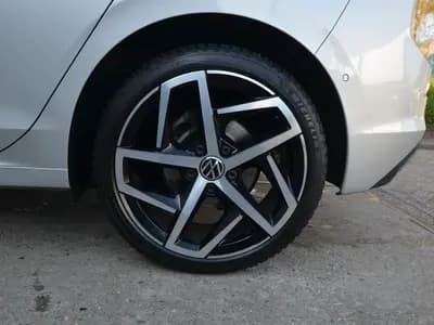 Volkswagen Golf thumbnail 31