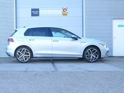 Volkswagen Golf thumbnail 8