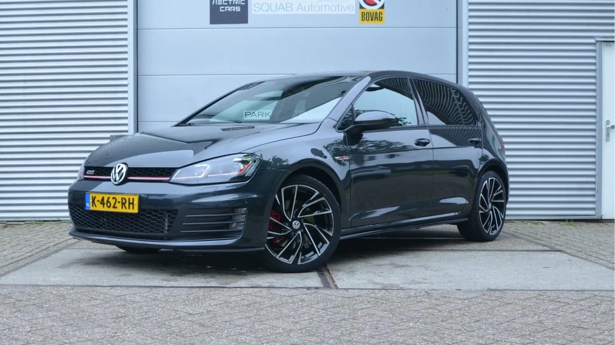 Volkswagen Golf — foto 1