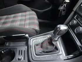 Volkswagen Golf thumbnail 3