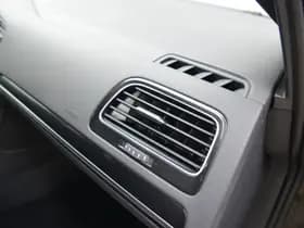 Volkswagen Golf thumbnail 25