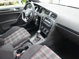 Volkswagen Golf thumbnail 10