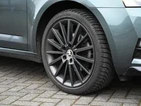 Škoda OCTAVIA thumbnail 5