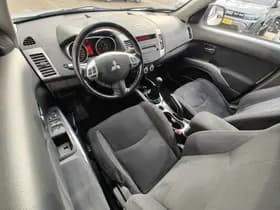 Mitsubishi Outlander 2.4 INTRO EDITION 2WD thumbnail 13