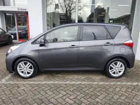 Toyota Verso-S 1.3 VVT-i ASPIRATION thumbnail 2