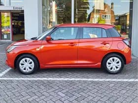 Suzuki Swift 1.2 COMFORT SMART HYBRID thumbnail 2