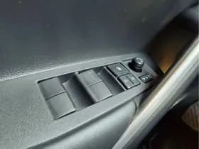 Toyota Corolla thumbnail 24