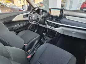Suzuki Swift thumbnail 9