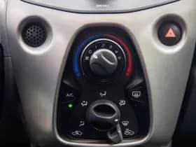 Peugeot 108 1.0 e- VTi Active 1e Eigenaar 25.600 + NAP NL- auto thumbnail 16