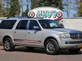 Lincoln Navigator thumbnail 2