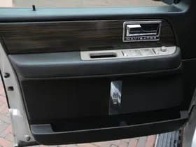 Lincoln Navigator thumbnail 38