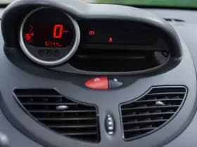 Renault Twingo 1.2 16V Parisienne 61.100 km +NAP NL- auto thumbnail 18