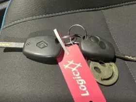 Renault Twingo 1.2 16V Parisienne 61.100 km +NAP NL- auto thumbnail 23