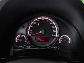 Volkswagen Up! thumbnail 16