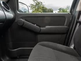 Ford Explorer thumbnail 26