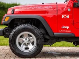 Jeep Wrangler thumbnail 11