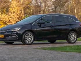 Opel Astra Sports Tourer thumbnail 3