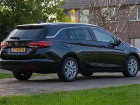 Opel Astra Sports Tourer thumbnail 4