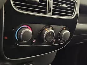 Renault Clio thumbnail 12