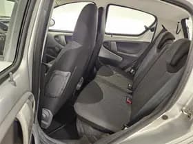 Toyota Aygo thumbnail 8