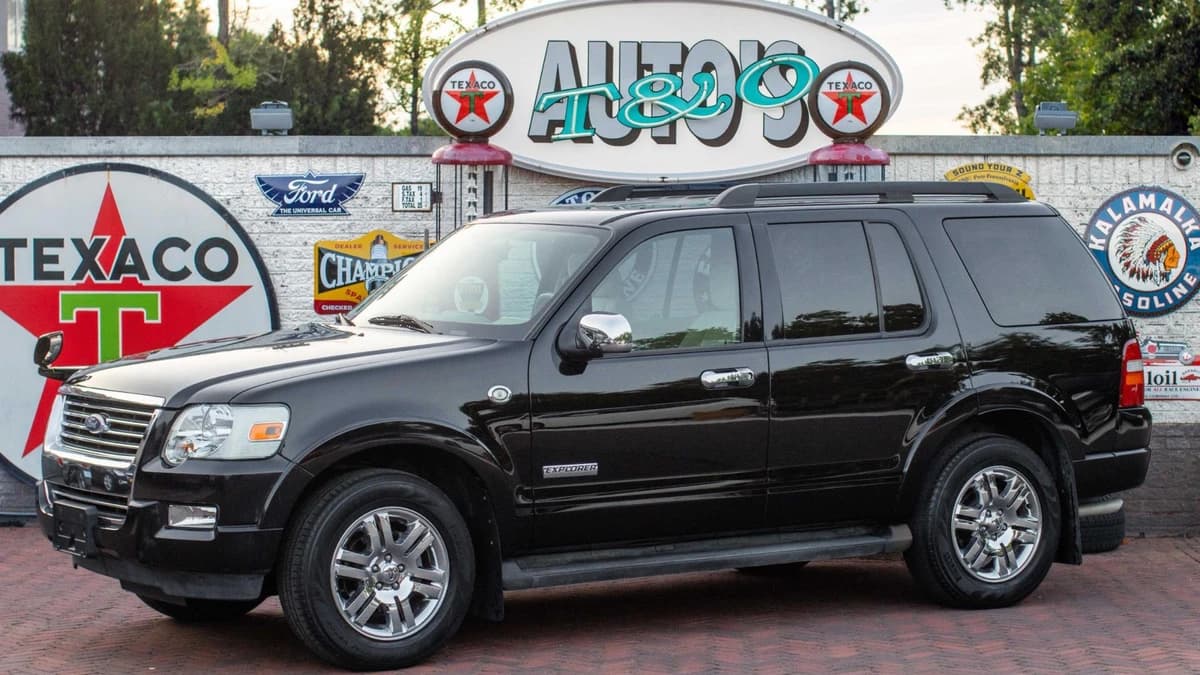 Ford Explorer — foto 1