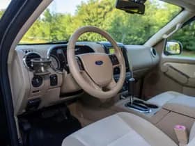 Ford Explorer thumbnail 12