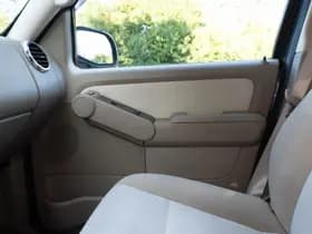 Ford Explorer thumbnail 25