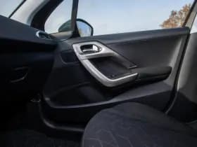 Peugeot 2008 1.2 PureTech Active 1e Eig. 32.494 km +NAP NL- auto thumbnail 21