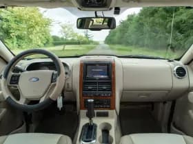 Ford USA EXPLORER 4.6 V8 Eddie Bauer 4x4 SUV 7- pers. 1e Eig. thumbnail 24