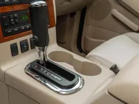 Ford USA EXPLORER 4.6 V8 Eddie Bauer 4x4 SUV 7- pers. 1e Eig. thumbnail 25