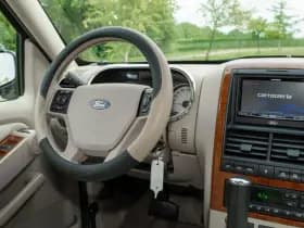 Ford USA EXPLORER 4.6 V8 Eddie Bauer 4x4 SUV 7- pers. 1e Eig. thumbnail 28