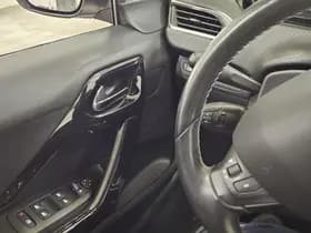Peugeot 208 thumbnail 9
