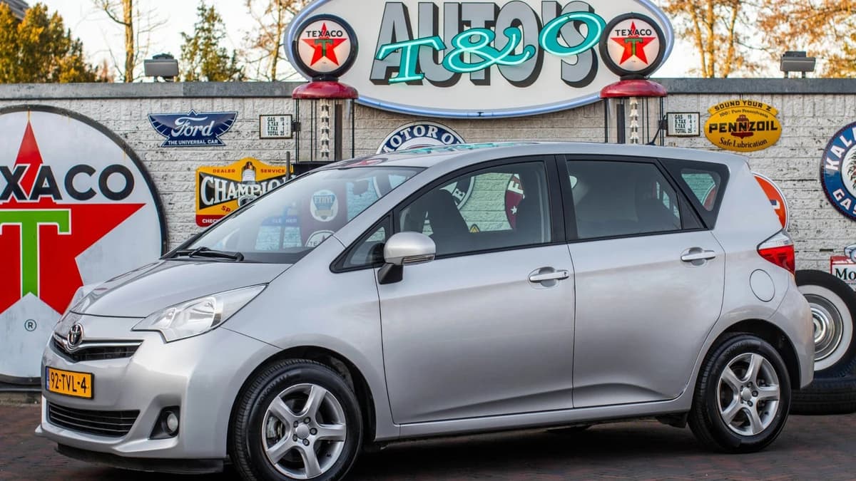 Toyota Verso-S — foto 1