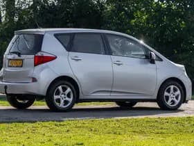 Toyota Verso-S thumbnail 5