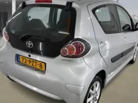 Toyota Aygo 1.0- 12V Comfort Navigator Automaat 1e Eig. 23.200 km +NAP thumbnail 3