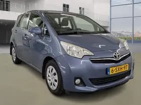 Toyota Verso-S thumbnail 2