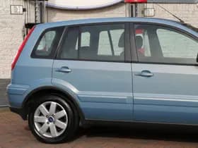 Ford Fusion thumbnail 11