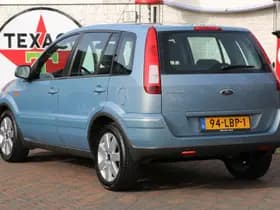 Ford Fusion thumbnail 6