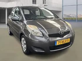Toyota Yaris thumbnail 2