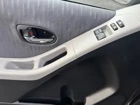 Toyota Yaris thumbnail 13