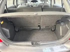 Toyota Yaris thumbnail 16