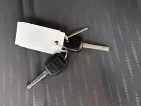 Toyota Yaris thumbnail 17