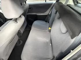 Toyota Yaris thumbnail 6
