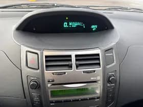 Toyota Yaris thumbnail 10