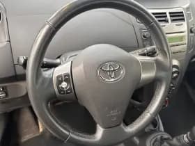 Toyota Yaris 1.3 VVTi Aspiration 67.600 km +NAP NL- auto thumbnail 8