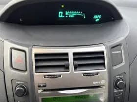 Toyota Yaris 1.3 VVTi Aspiration 67.600 km +NAP NL- auto thumbnail 10