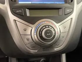 Hyundai Ix20 1.4i i- Vision 2e Eig. 72.700 km +NAP NL- auto thumbnail 12